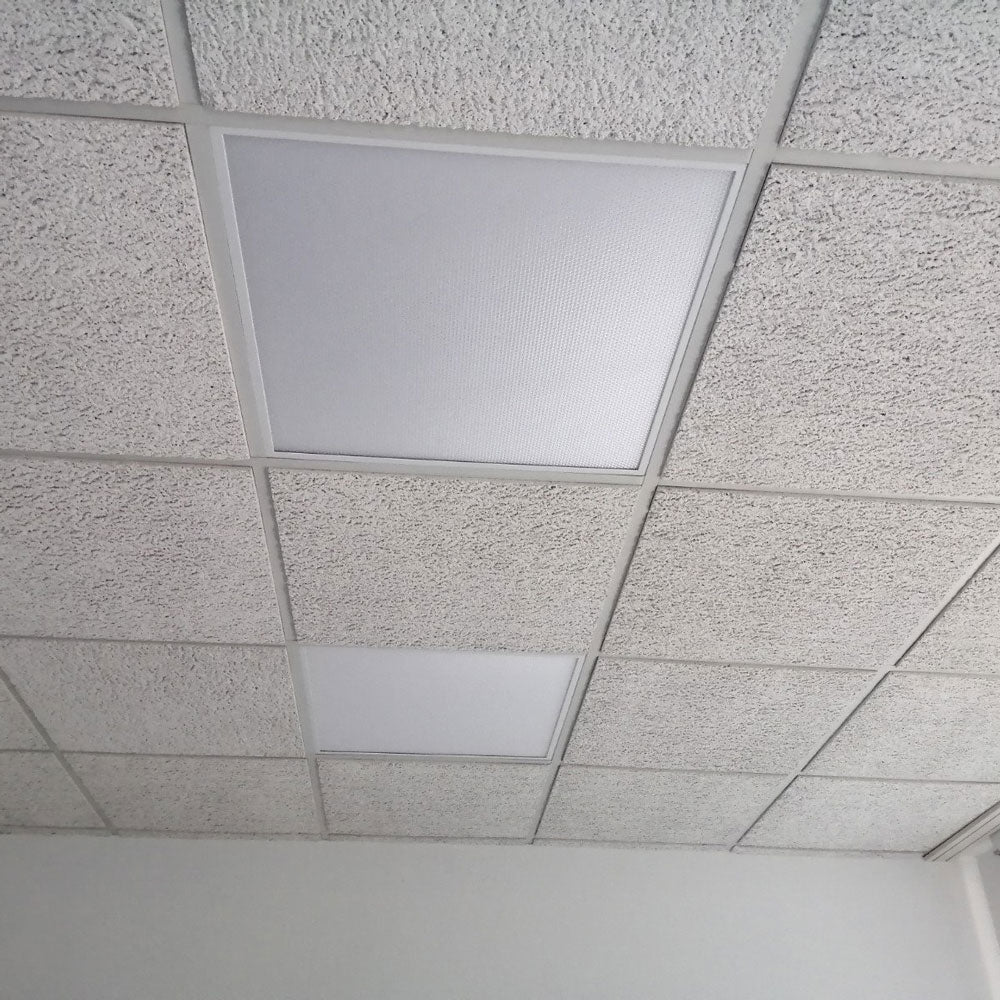 LED Beleuchtung im Büro mit Odenwalddecke - LED Panels 62x62 cm - kaltweiß